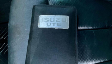 black isuzu mux 10.jpg